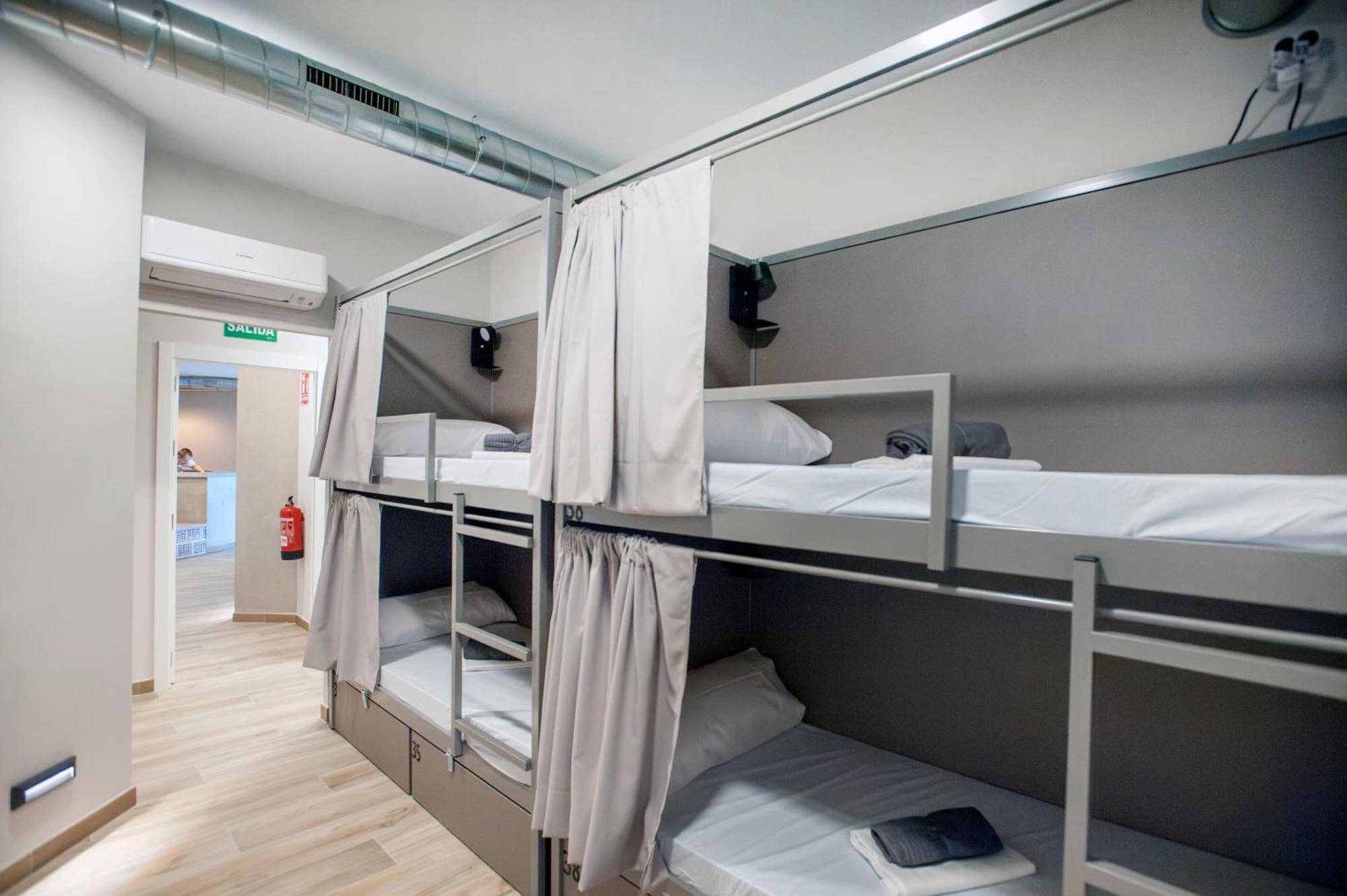 Hostel Dos Estaciones - Free Towels, Coffee & Tea, Remote Check-In Alicante Exterior photo
