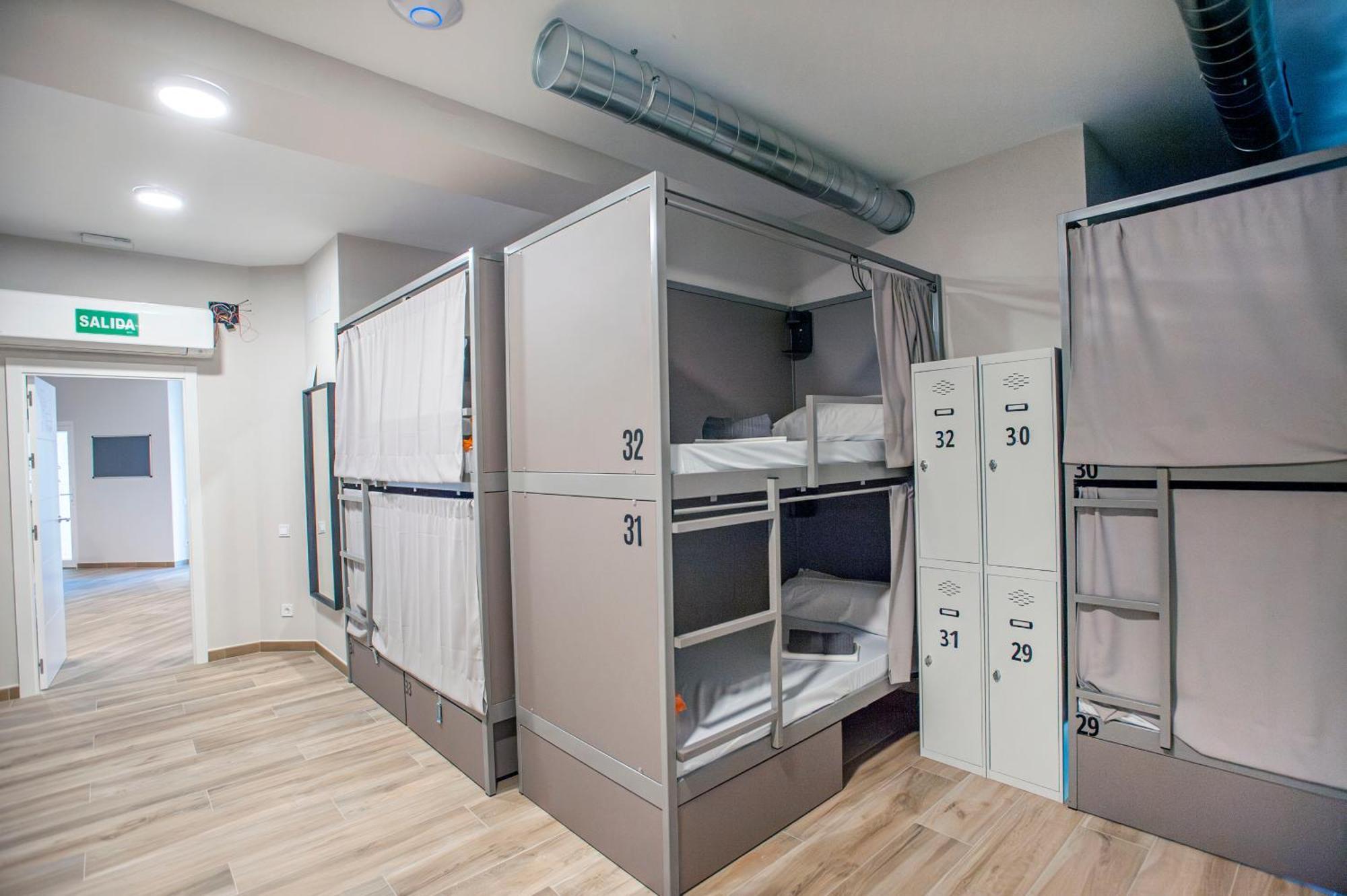 Hostel Dos Estaciones - Free Towels, Coffee & Tea, Remote Check-In Alicante Exterior photo