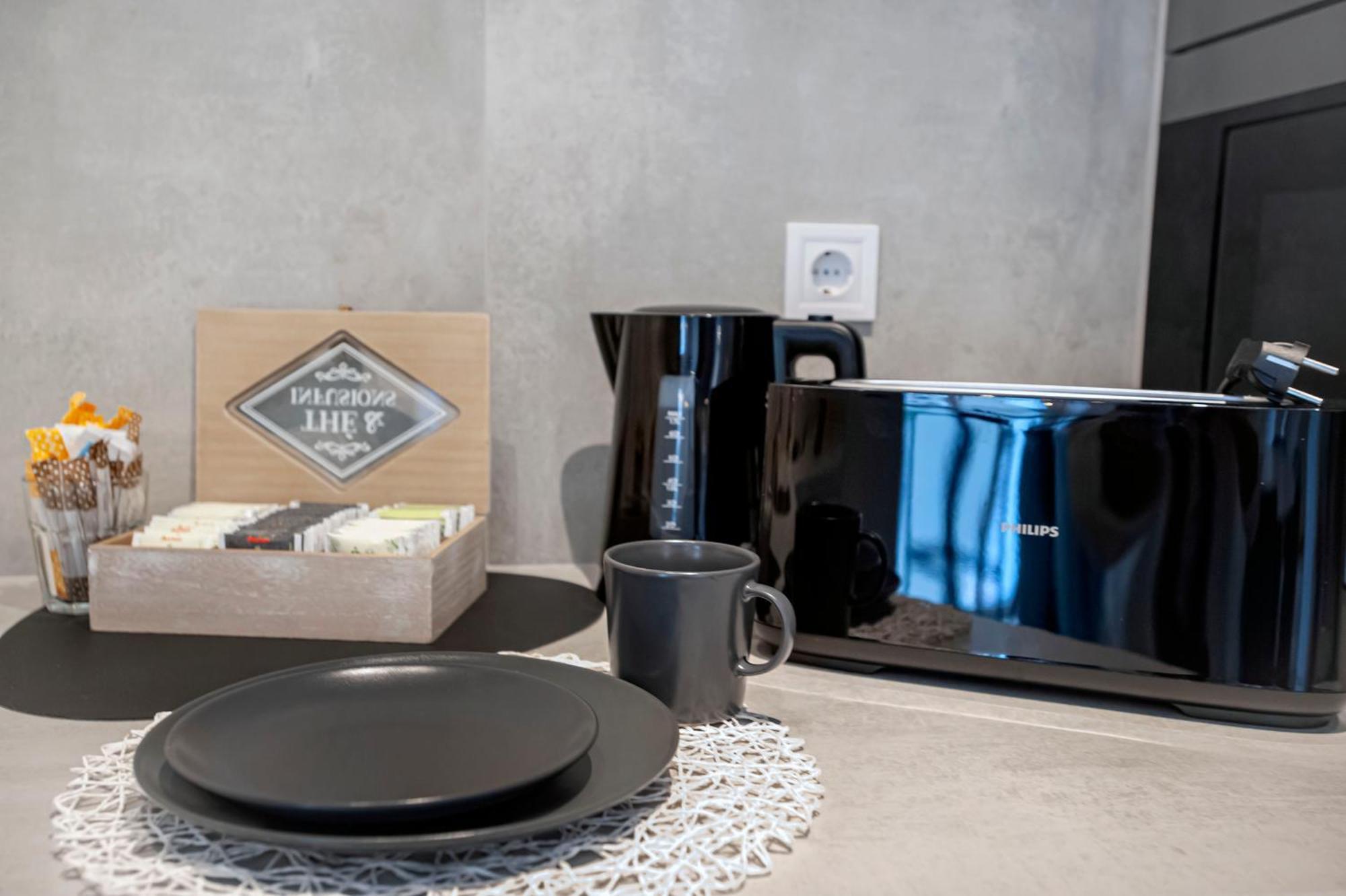 Hostel Dos Estaciones - Free Towels, Coffee & Tea, Remote Check-In Alicante Exterior photo