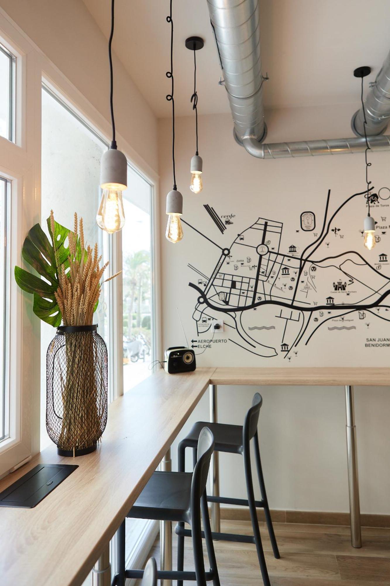 Hostel Dos Estaciones - Free Towels, Coffee & Tea, Remote Check-In Alicante Exterior photo