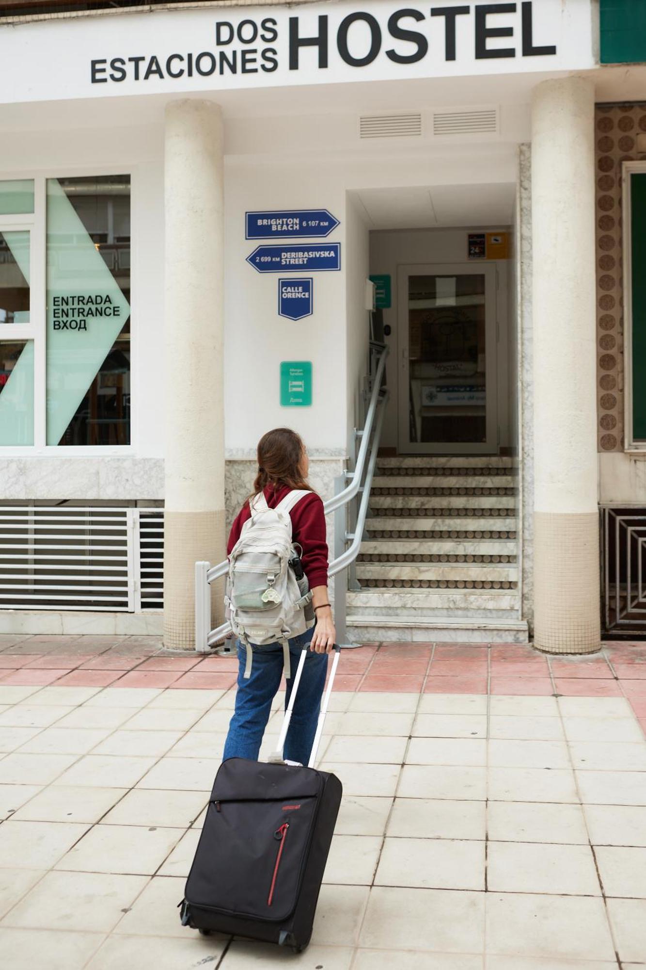Hostel Dos Estaciones - Free Towels, Coffee & Tea, Remote Check-In Alicante Exterior photo