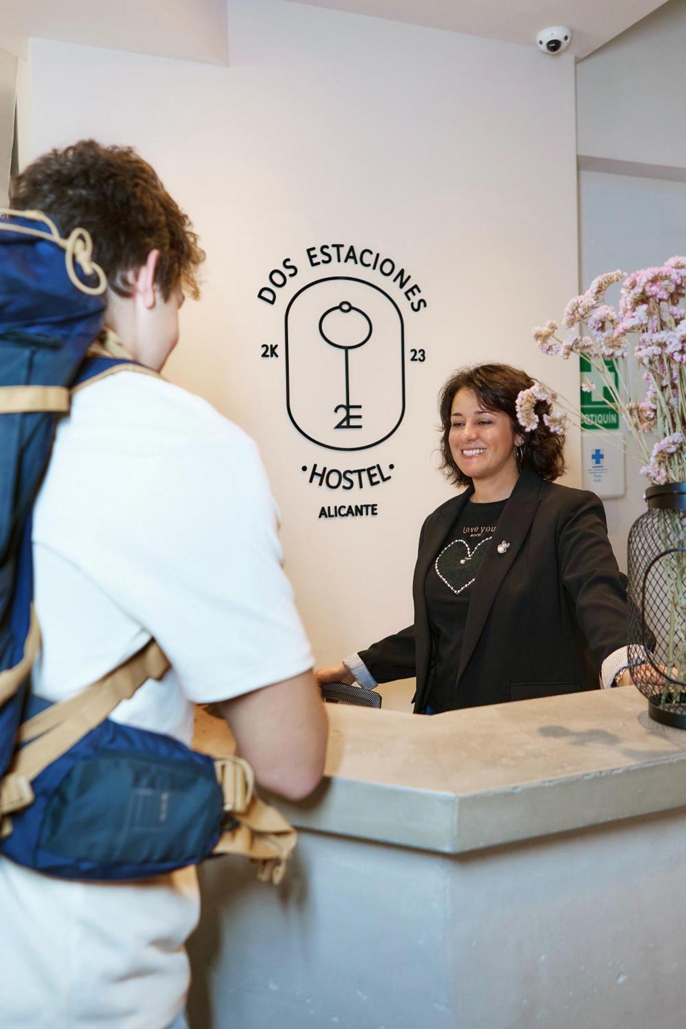Hostel Dos Estaciones - Free Towels, Coffee & Tea, Remote Check-In Alicante Exterior photo