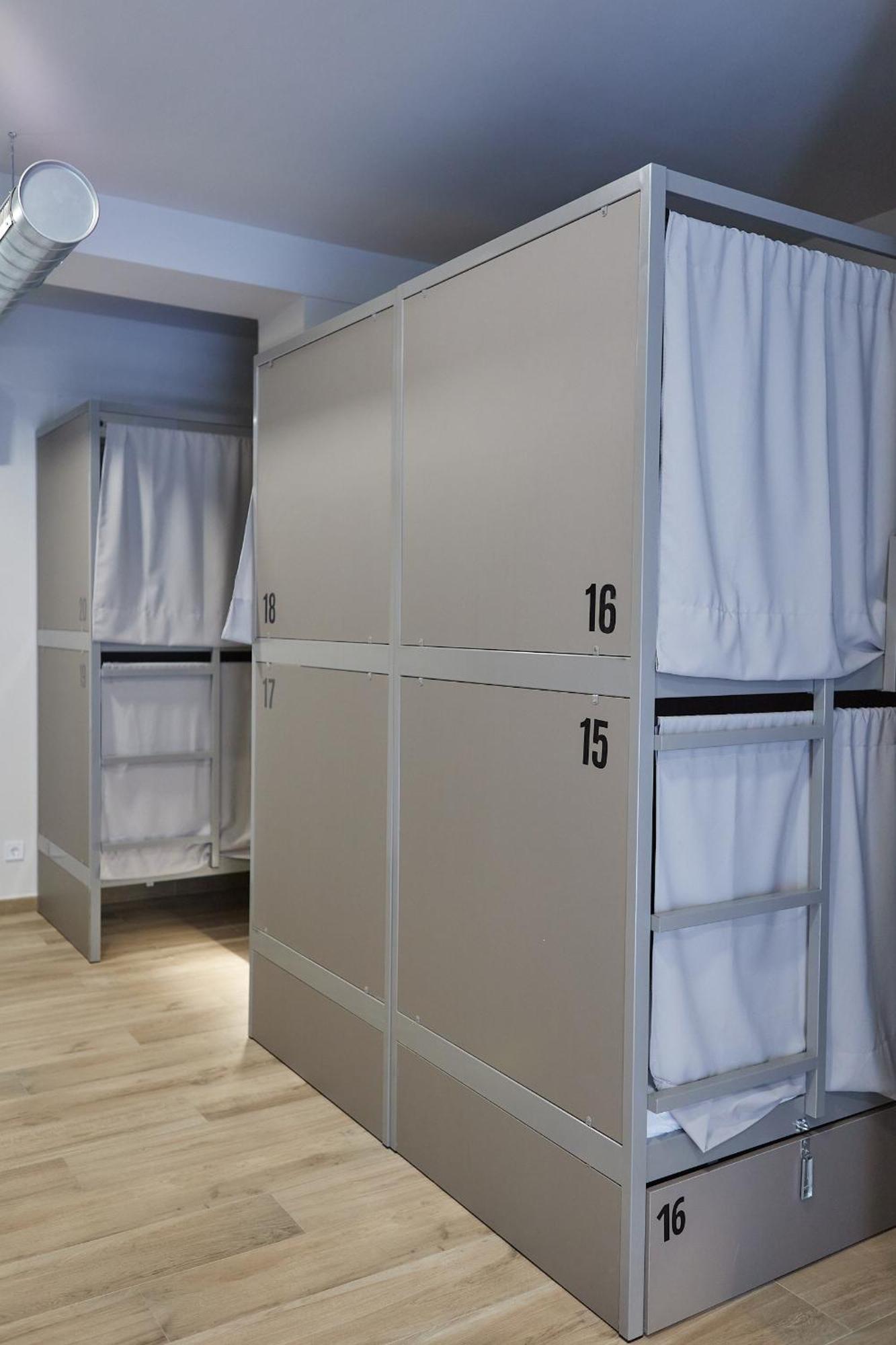 Hostel Dos Estaciones - Free Towels, Coffee & Tea, Remote Check-In Alicante Exterior photo