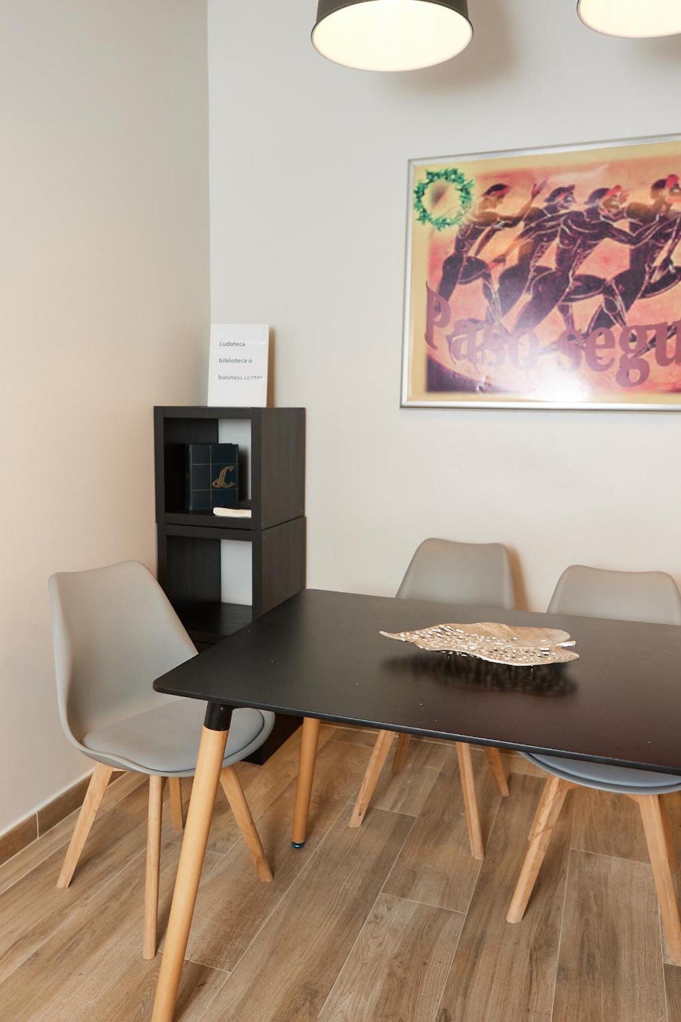 Hostel Dos Estaciones - Free Towels, Coffee & Tea, Remote Check-In Alicante Exterior photo
