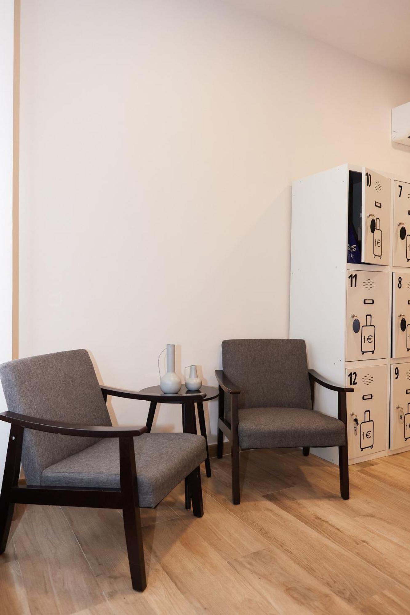 Hostel Dos Estaciones - Free Towels, Coffee & Tea, Remote Check-In Alicante Exterior photo